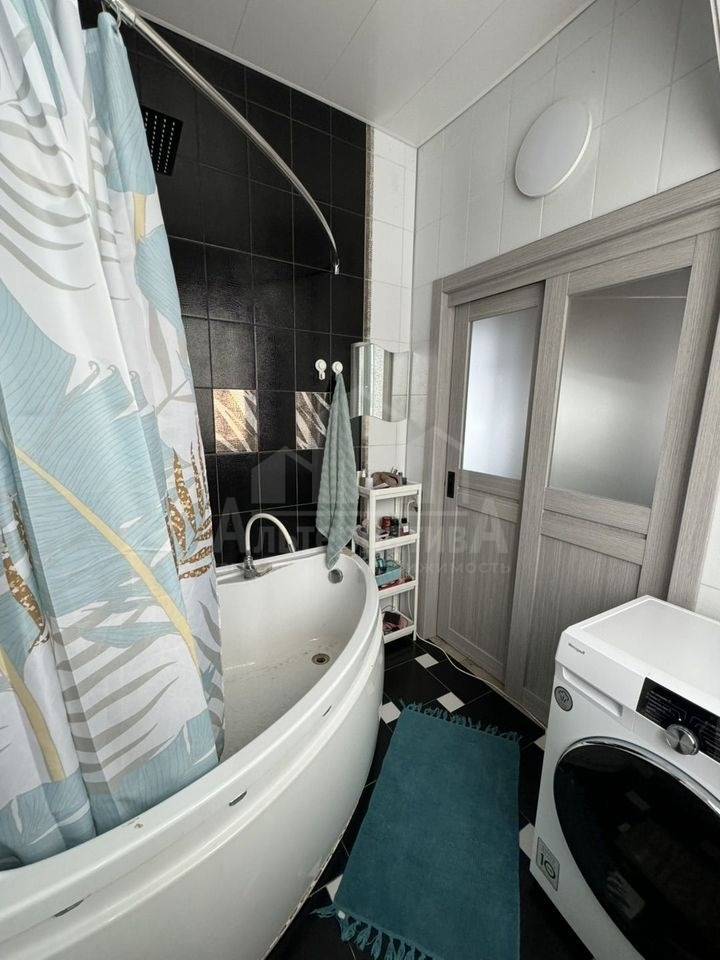 photo_5197411509565785422_y