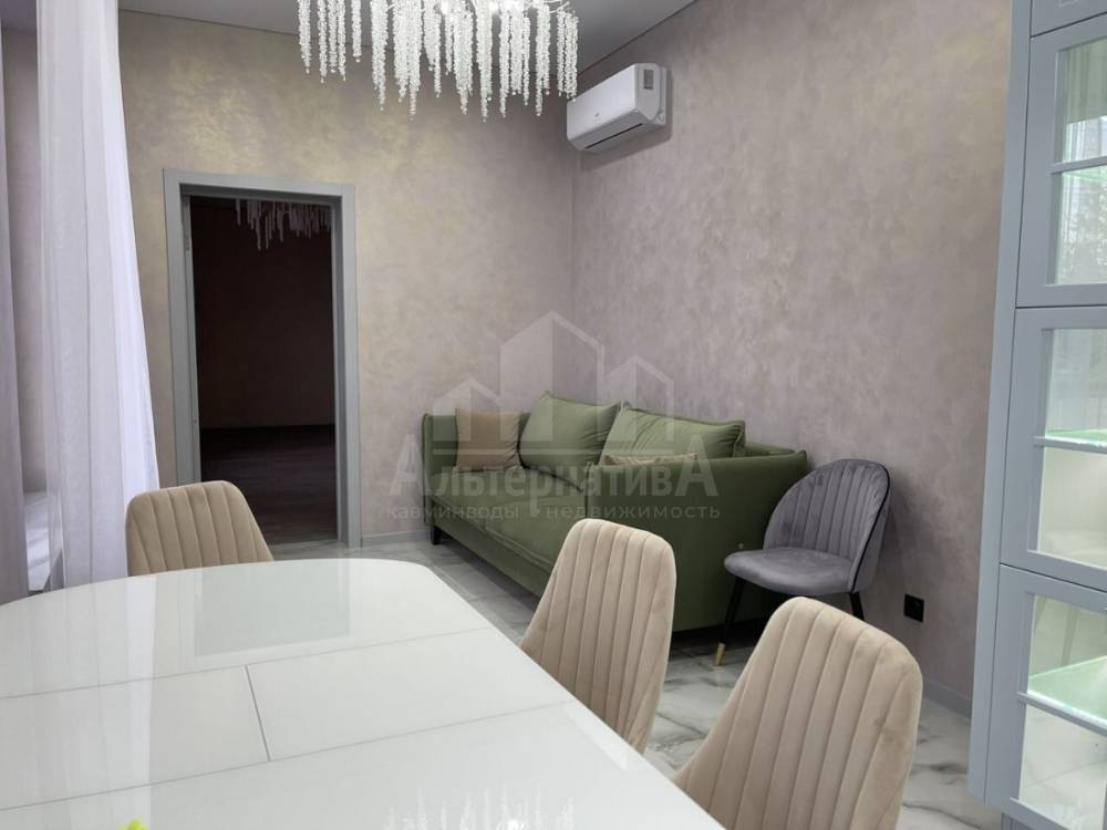 photo_5273819394373444369_y