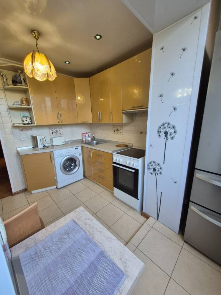 photo_5231336863535140204_y