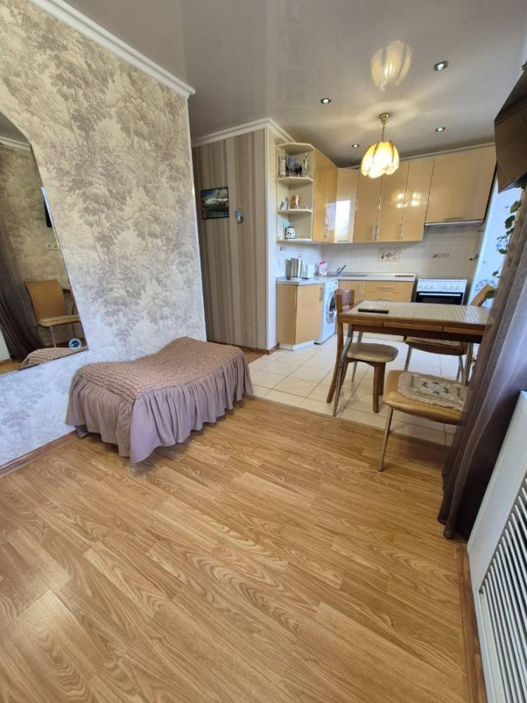 photo_5231336863535140206_y