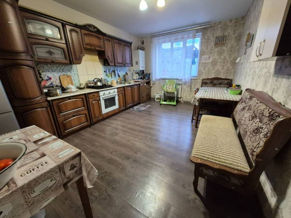 photo_5472163728586833045_y