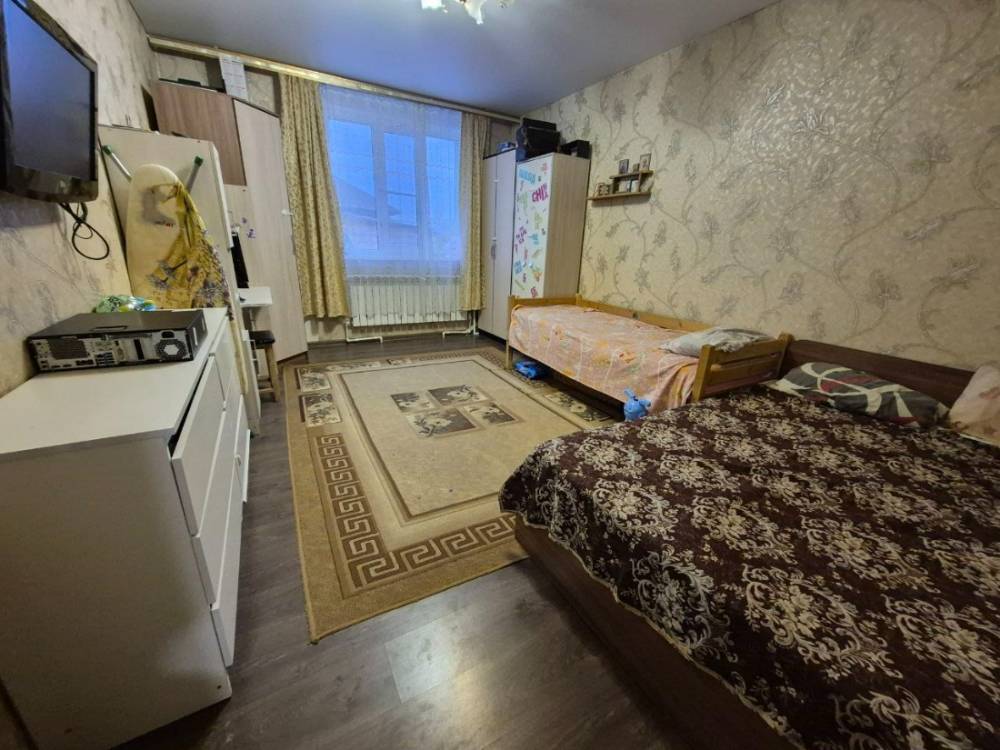 photo_5472163728586833047_y