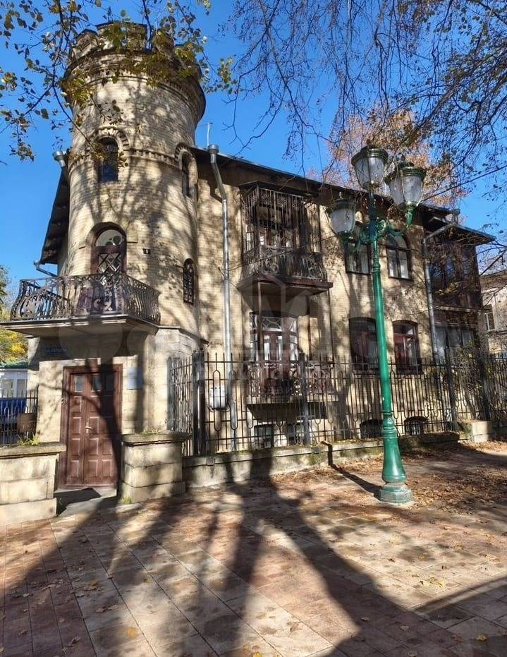 Ставропольский край, Кисловодск, Курортная зона, Герцена ул.; Квартира 295м² 1/2 эт.