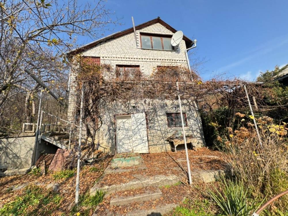 ee1e6f95-b642-467d-bfea-78f0e960ce0b