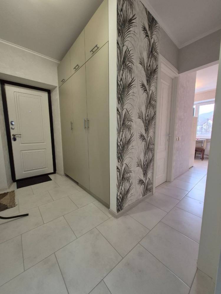 photo_5240361839659519840_y