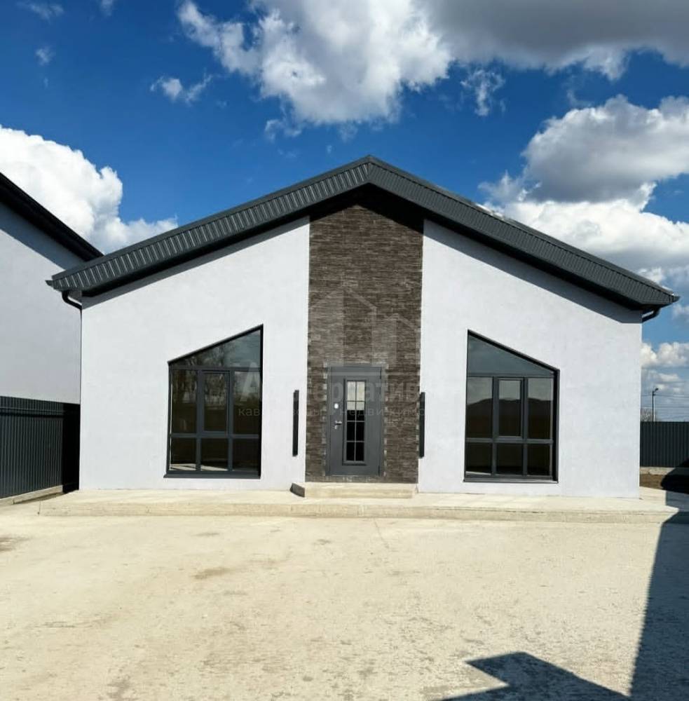 Ставропольский край, Пятигорск, Ботанический сад, Ботанический пер.; Дом 135м² на участке 3,20 сот. 1 эт.