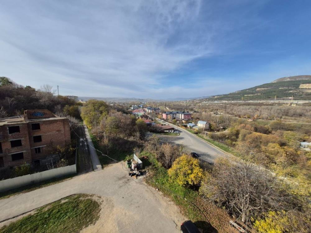 photo_5255885758432743451_y