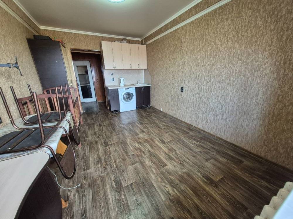 photo_5255885758432743444_y