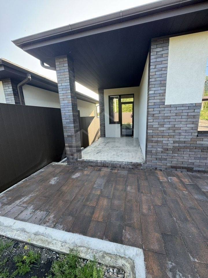 photo_5253619969910575162_y