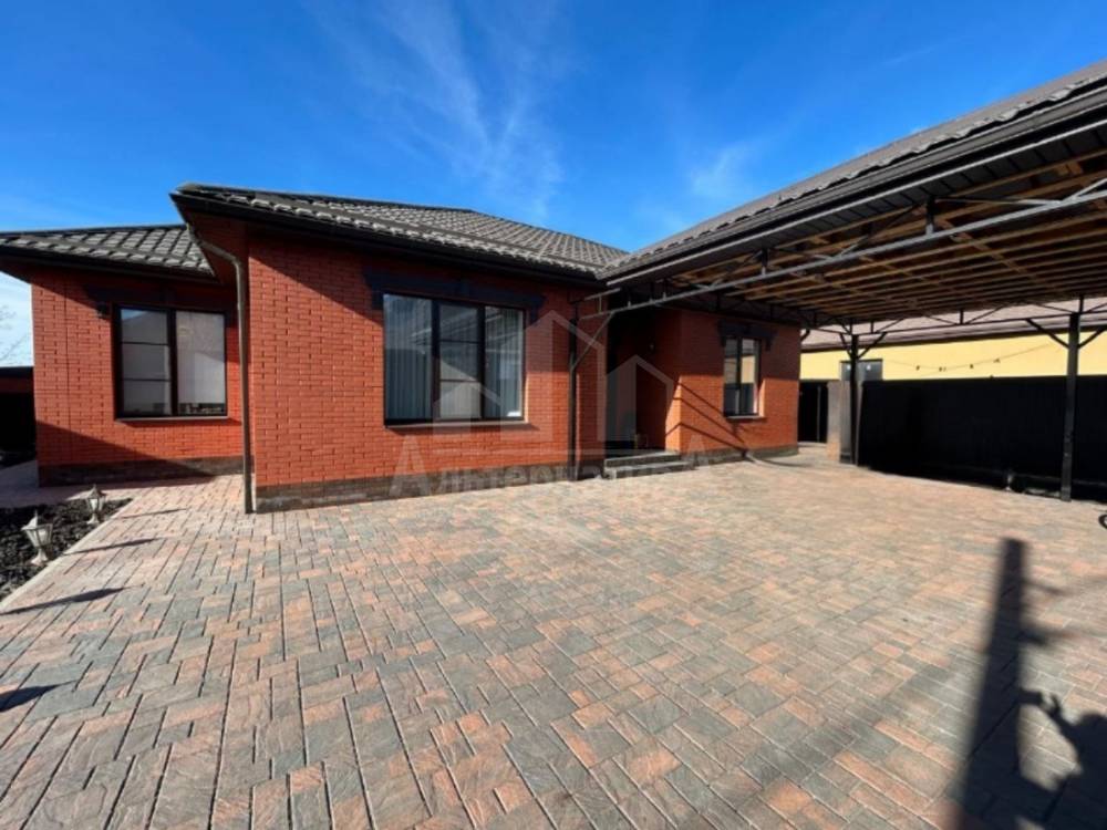 photo_5262845890374864135_y