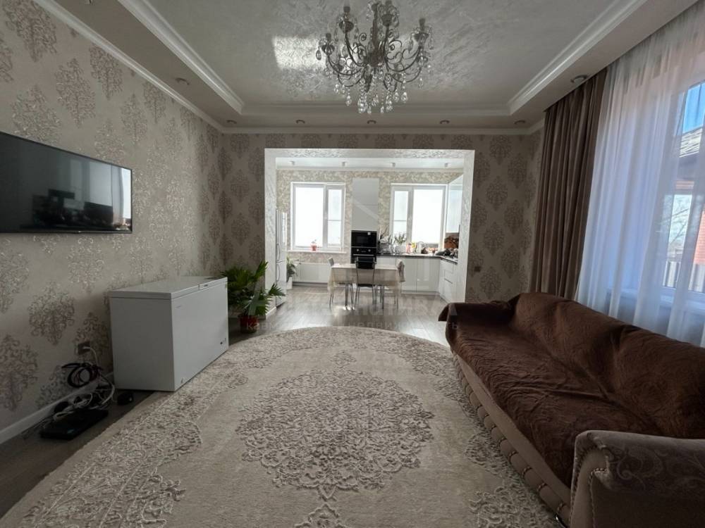 photo_5262845890374864116_y