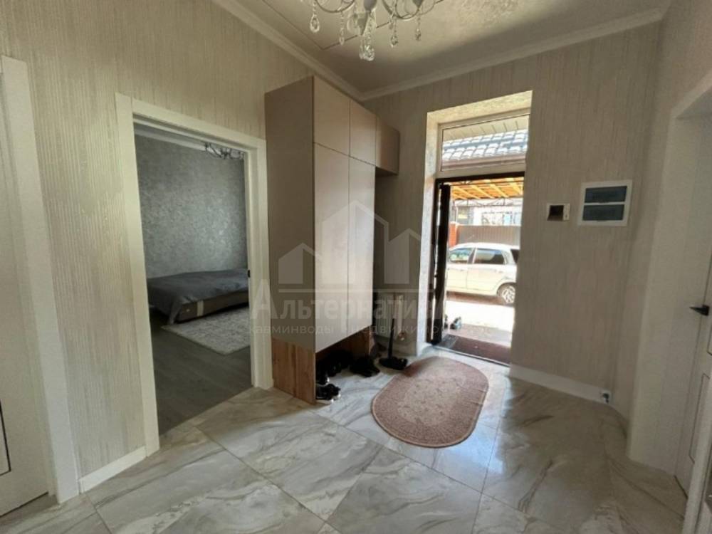 photo_5262845890374864130_y