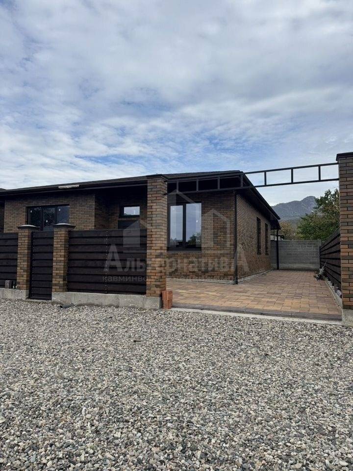 photo_5267093746174594422_y