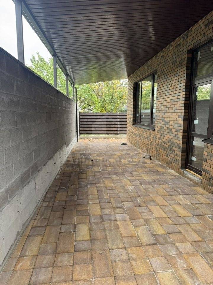 photo_5267093746174594435_y