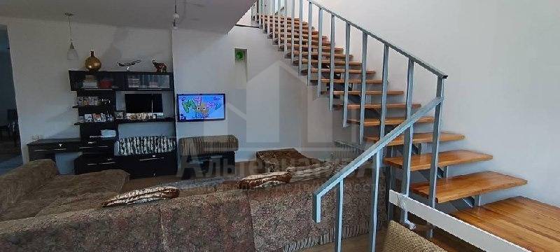 photo_5271783854756793896_x