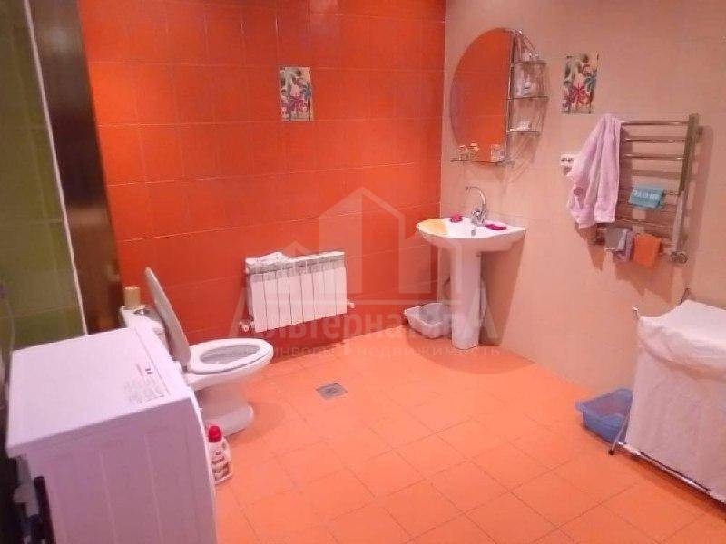 photo_5271783854756793923_x