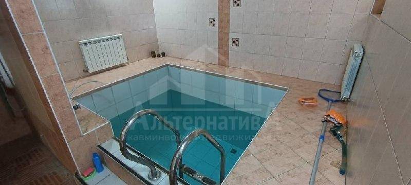 photo_5271783854756793917_x