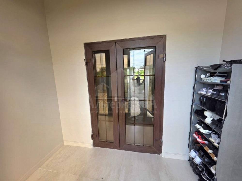 photo_5289844338265362093_y