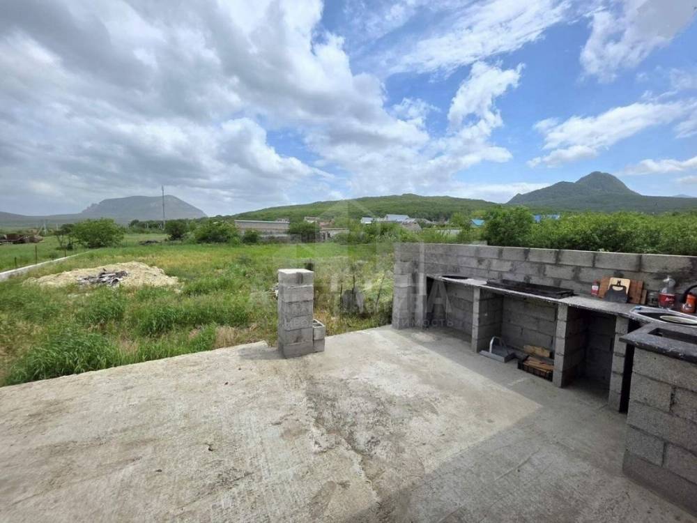 photo_5289844338265362096_y