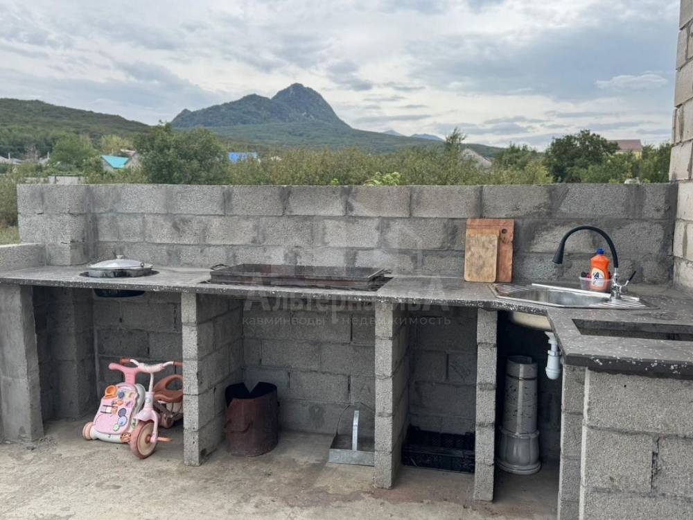 photo_5289844338265362099_y