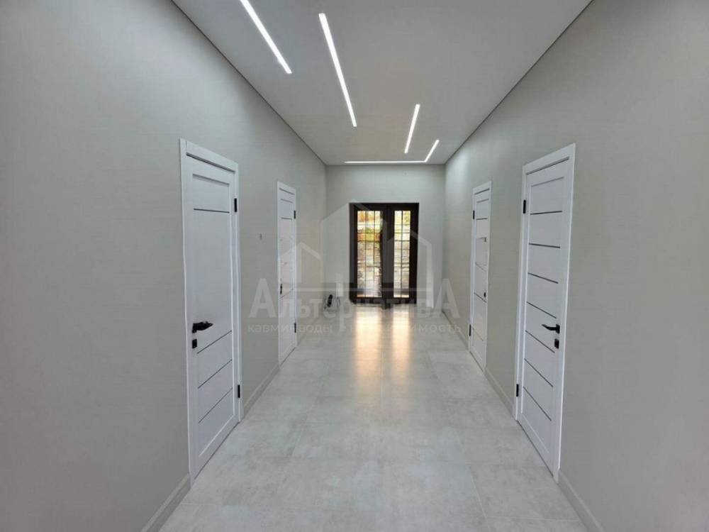 photo_5289844338265362086_y