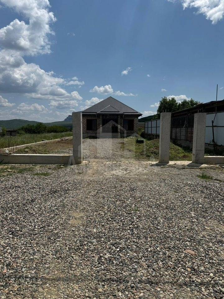 photo_5289844338265362088_y