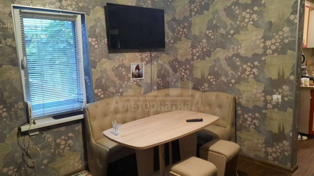 photo_5301045157706796920_y