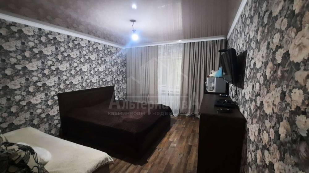 photo_5301045157706796912_y