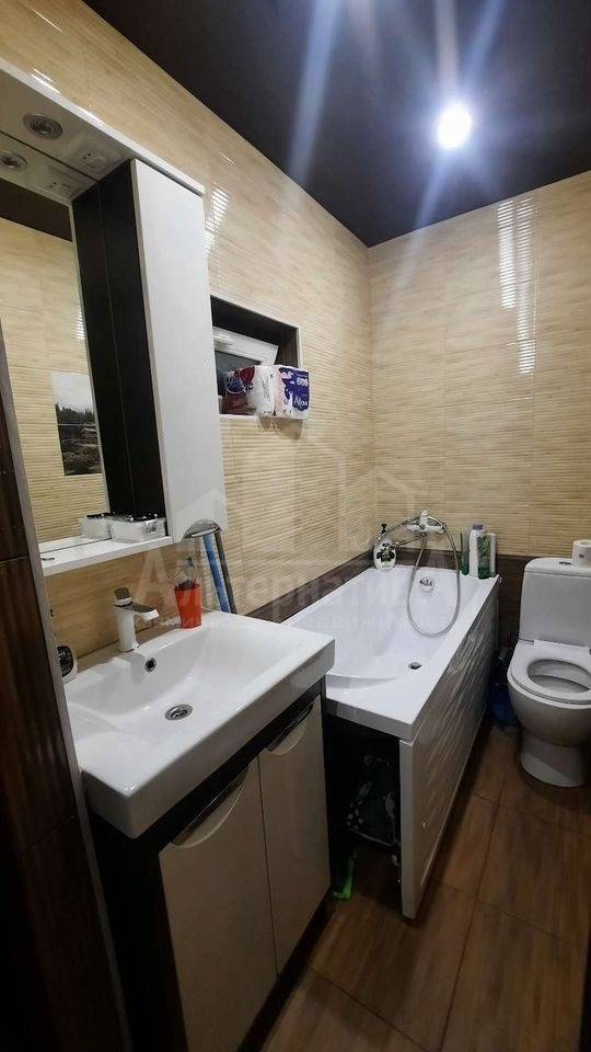 photo_5301045157706796914_y