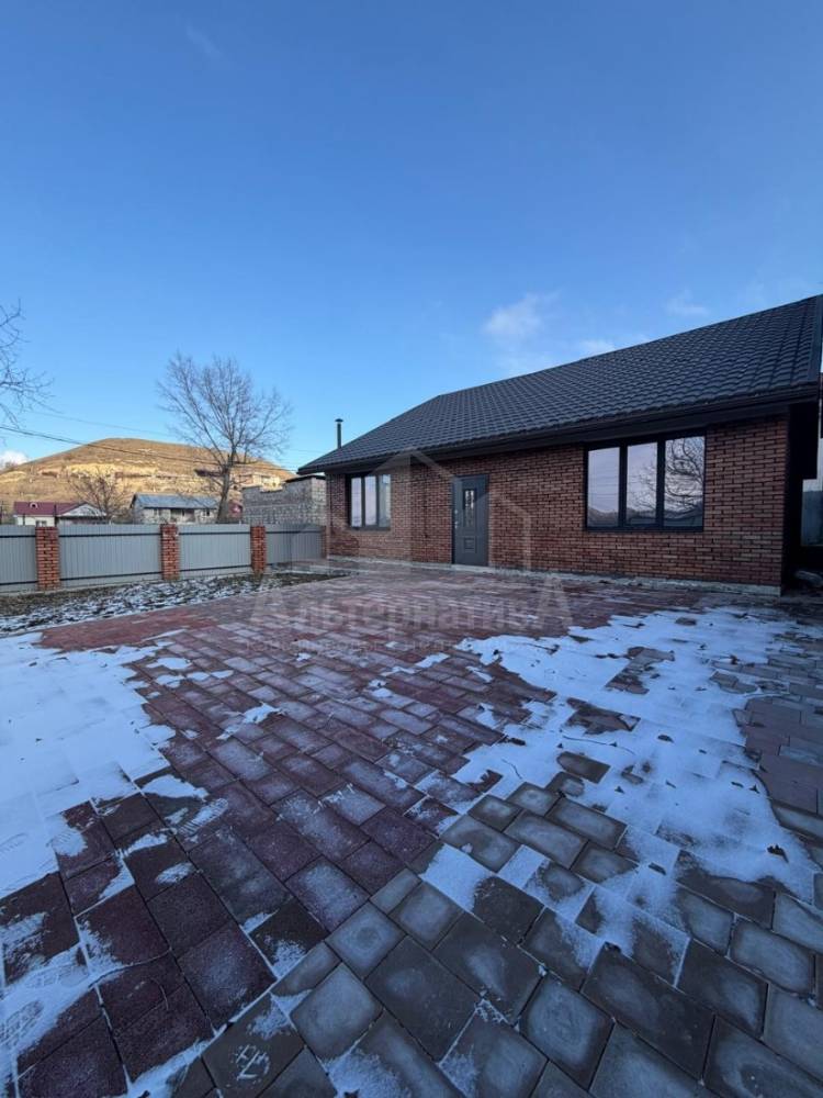 b8090850-920c-4bda-bb93-d6781950766c