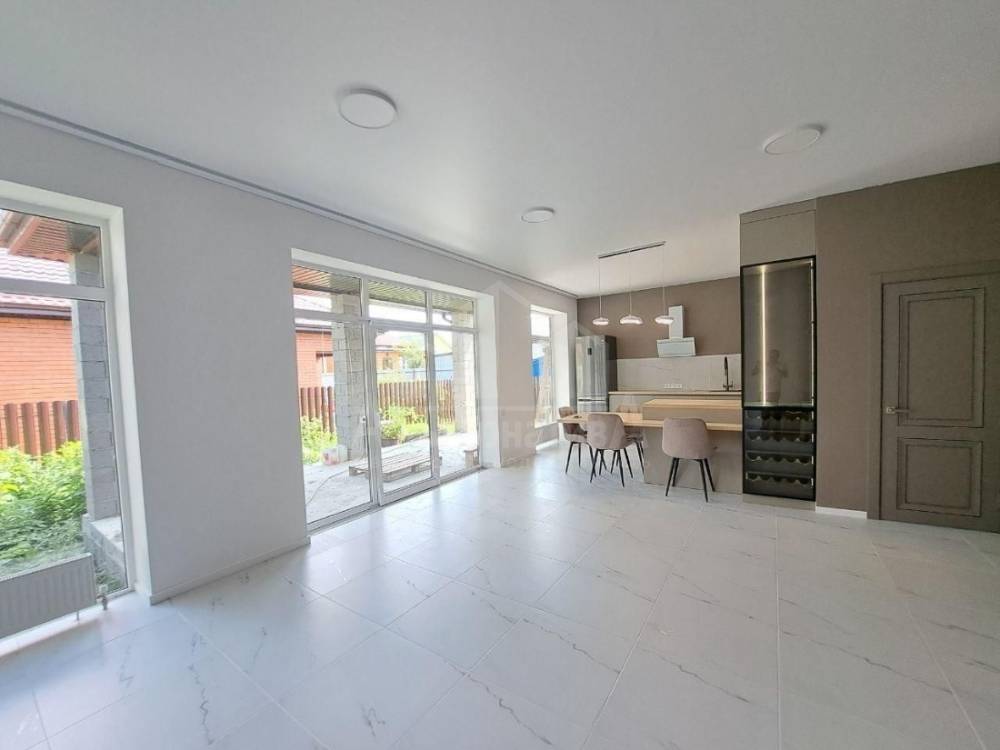 photo_5310159383251586339_y