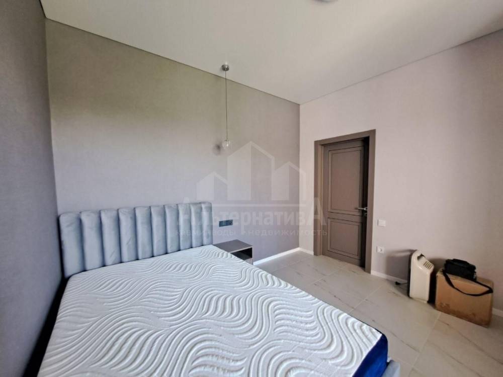 photo_5310159383251586350_y