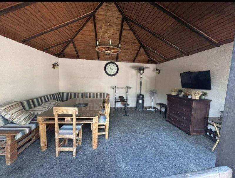 photo_5334584883738776108_x