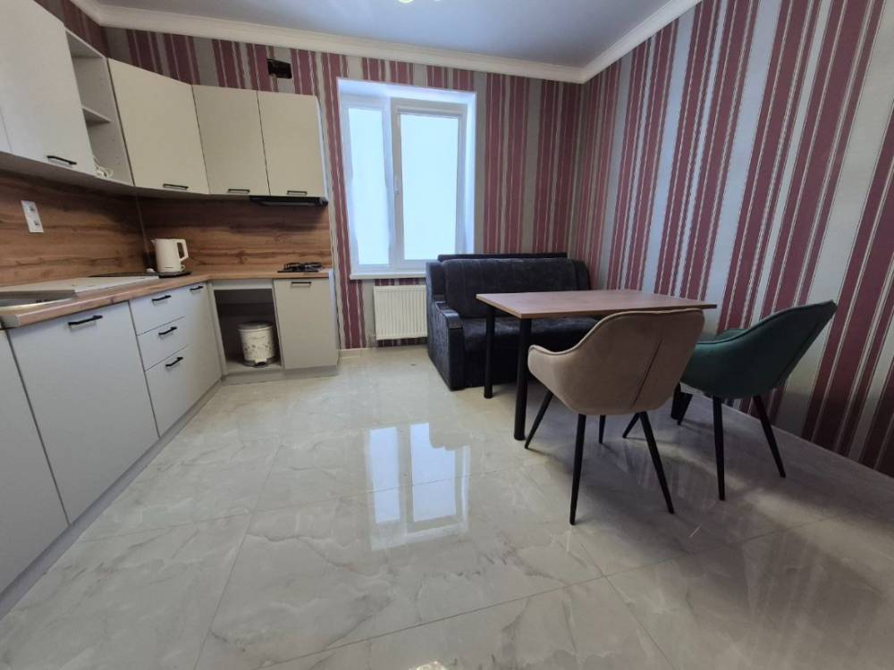 photo_5341780100715843679_y