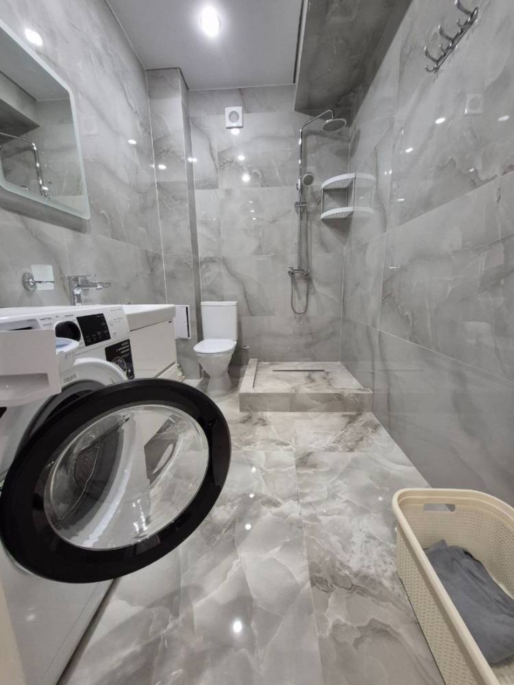 photo_5341780100715843681_y