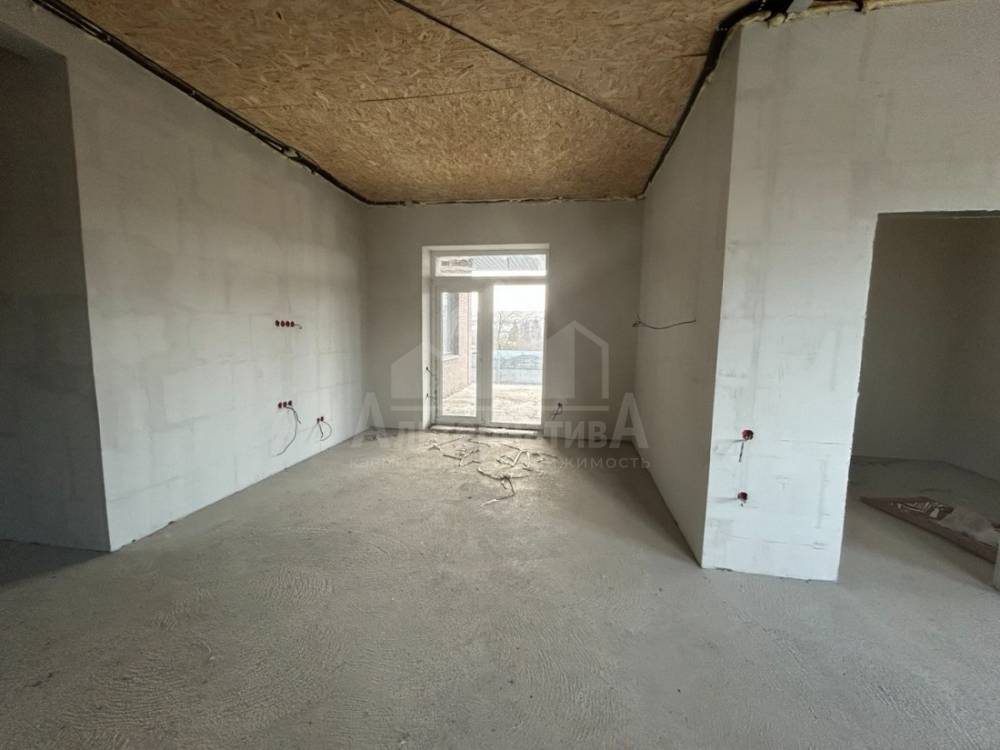 photo_5339502793091387249_y