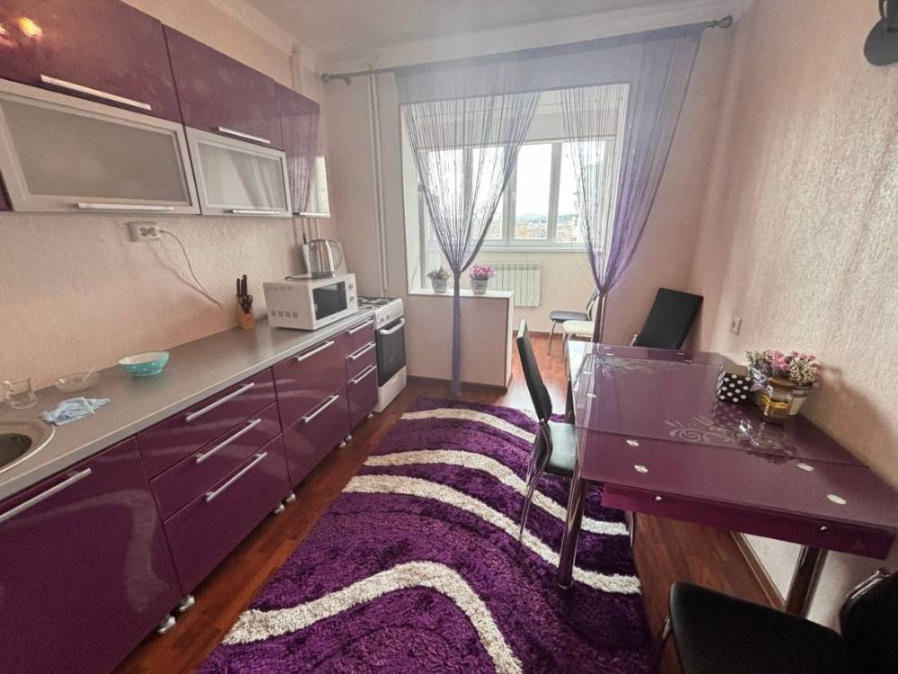 Ставропольский край, Кисловодск, Въезд, Главная ул.; Квартира 75м² 4/5 эт.