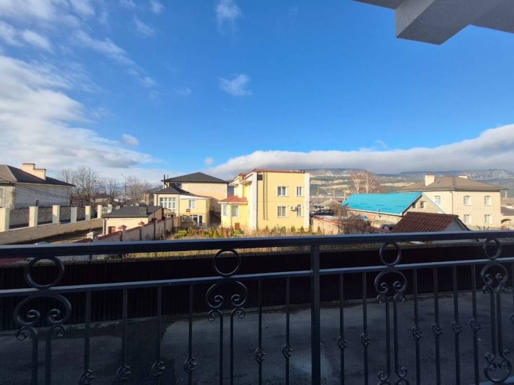 photo_5344031900529527662_y