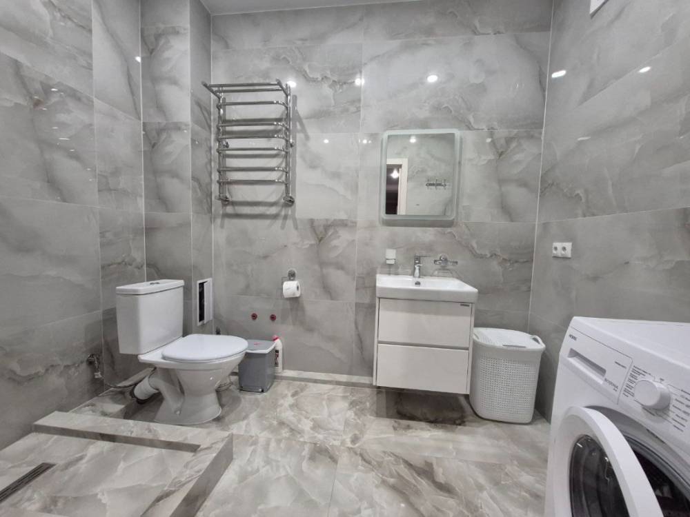 photo_5344031900529527655_y