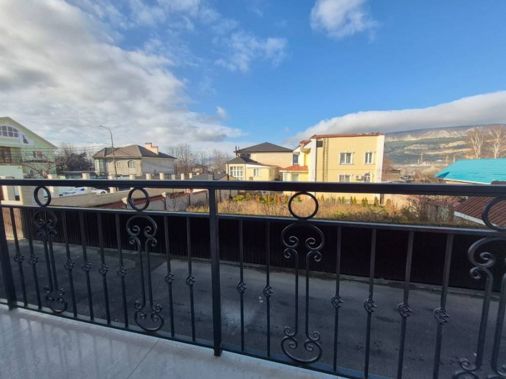 photo_5344031900529527658_y