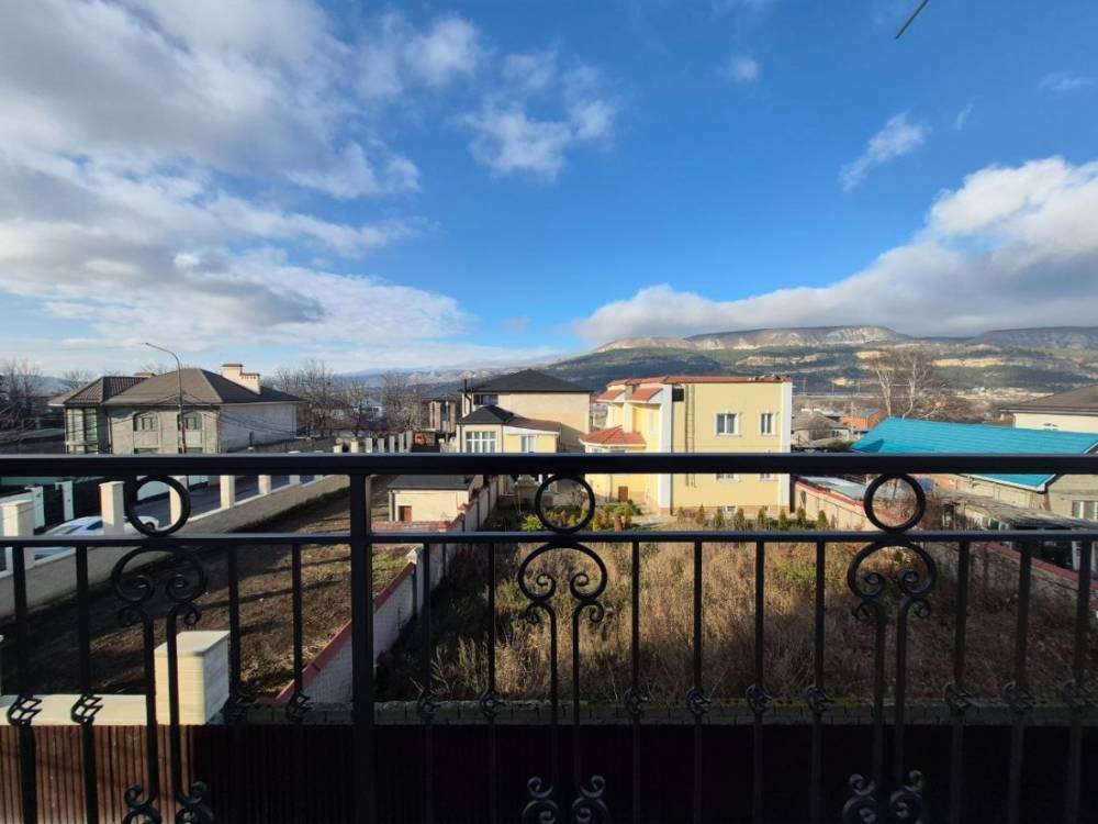 photo_5341780100715843909_y