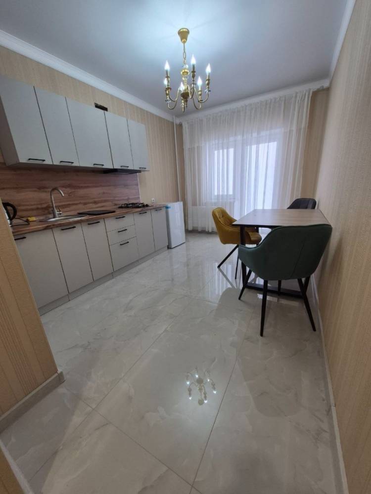 photo_5341780100715843907_y