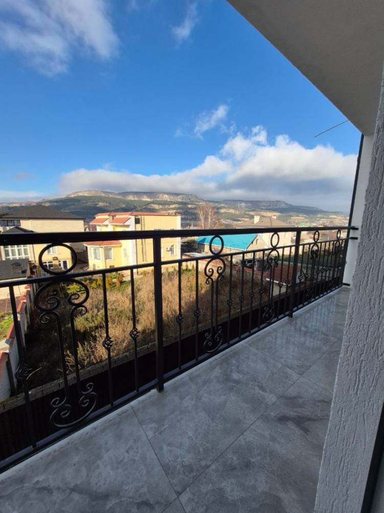 photo_5341780100715843905_y