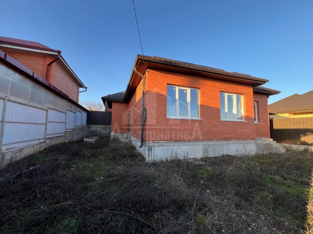 Ставропольский край, Пятигорск, ст. Константиновская, Курганная ул.; Дом 105м² на участке 3 сот. 1 эт.