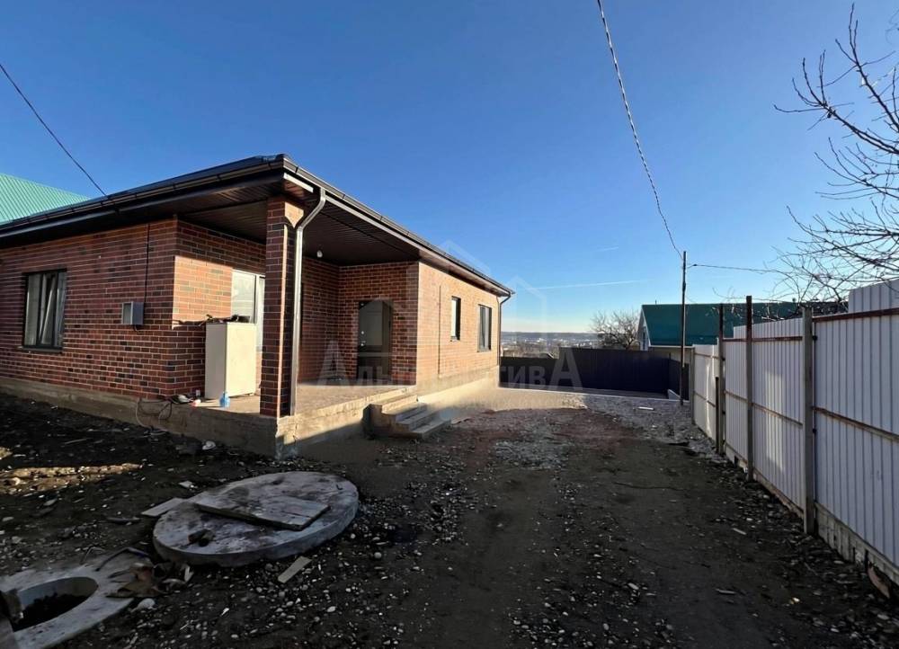 Ставропольский край, Пятигорск, ст. Константиновская, с/т Отдых; Дом 100м² на участке 5 сот. 1 эт.