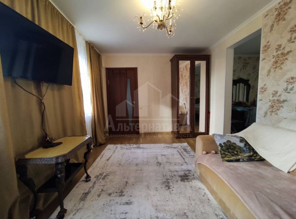 photo_5346135528266468939_y