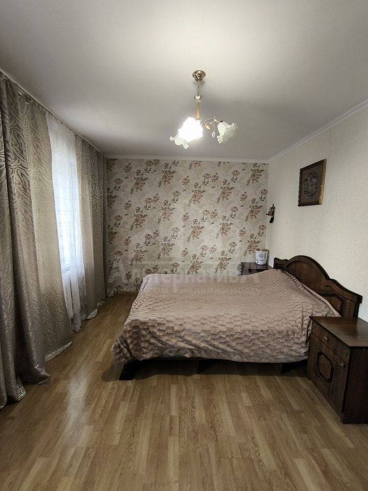 photo_5346135528266468950_y