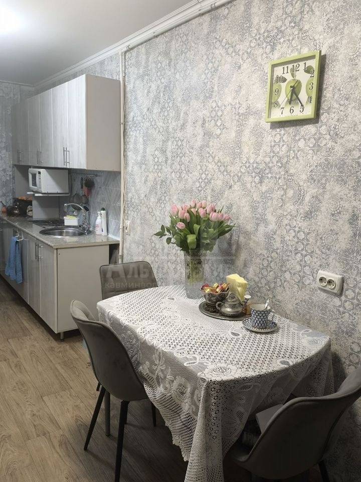 photo_5346135528266468944_y