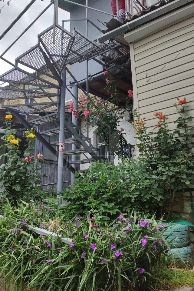 photo_5346135528266468949_y