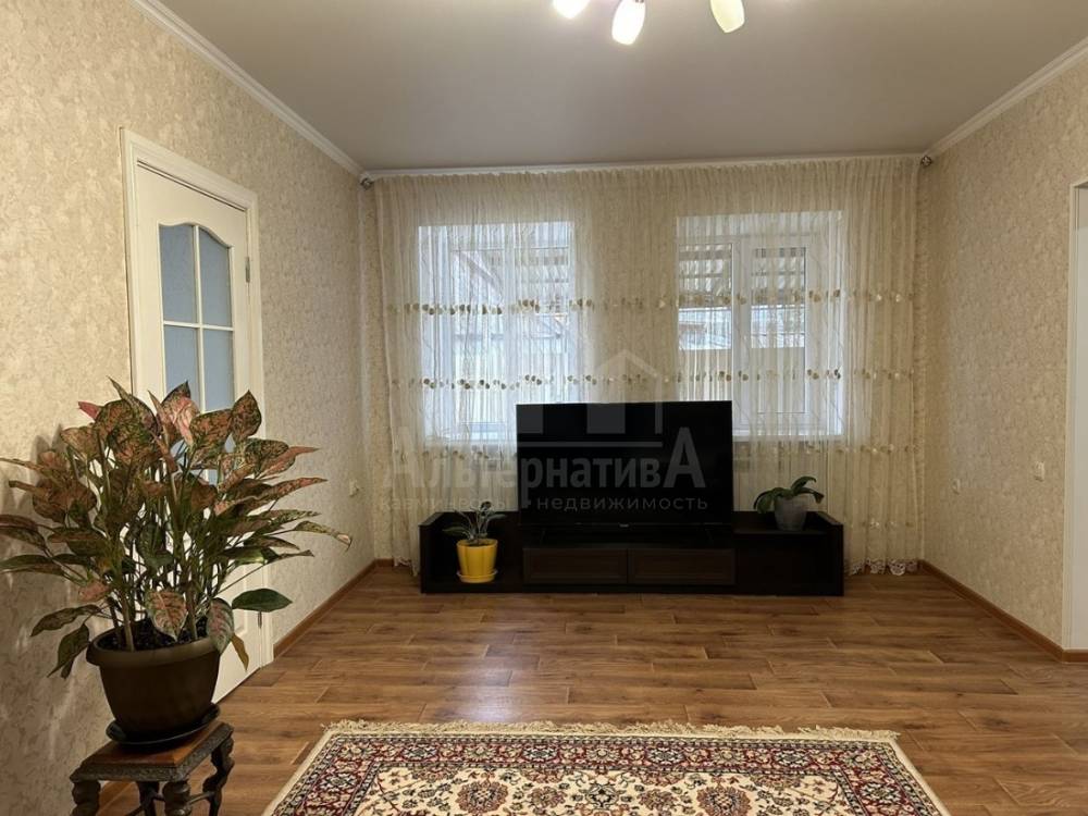 photo_5208548351174367529_y